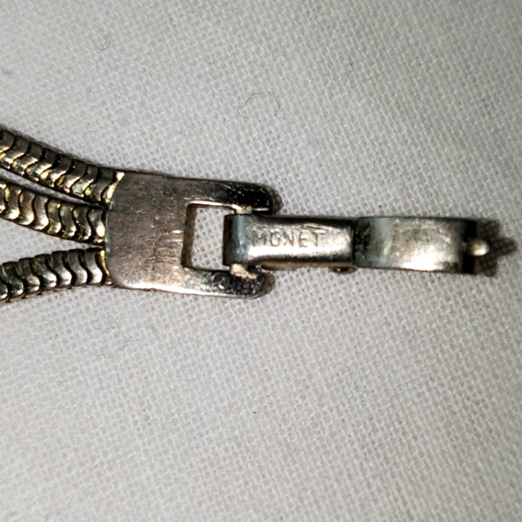 Monet costume jewelry gold necklace - Picture 6 of 6